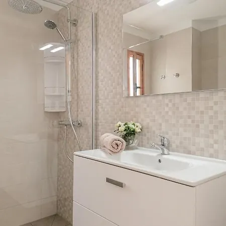 Buganvillas * 阿德耶